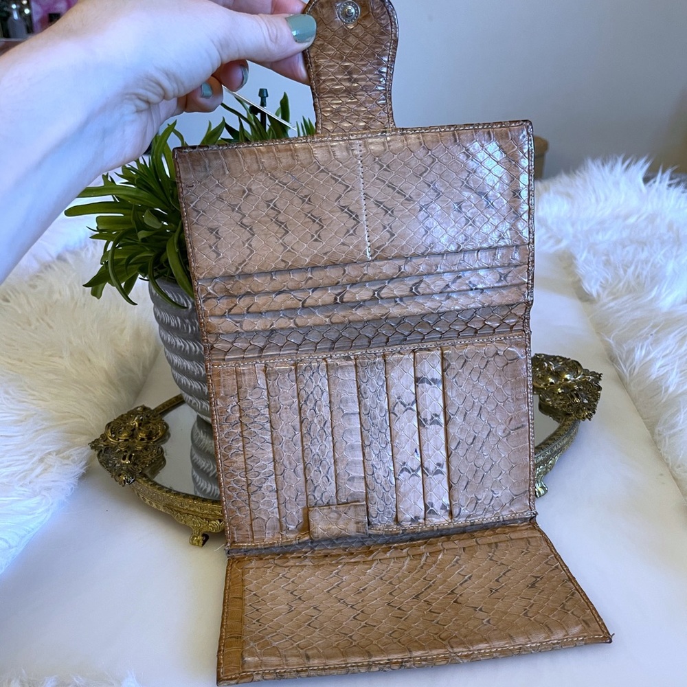 Vintage brown snake skin leather trifold wallet - Picture 6 of 12
